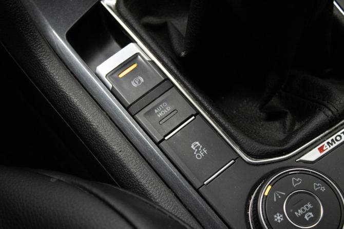 Volkswagen Tiguan II с пробегом 2017 года, цена 1 999 000 рублей, 190860 км, внедорожник, Автокод Объявления