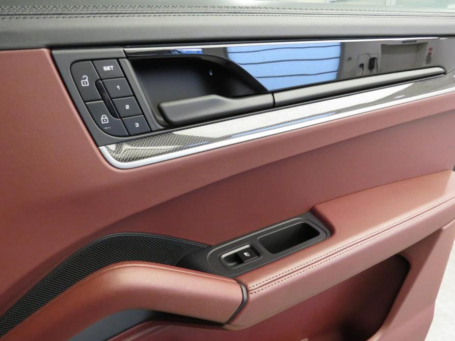 Porsche Cayenne III Рестайлинг Санкт-Петербург  - изображение 23