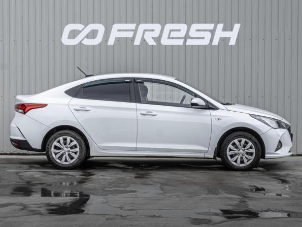 Hyundai Solaris II Рестайлинг с пробегом 2021 года, цена 1 510 000 рублей, 100010 км, седан, Автокод Объявления
