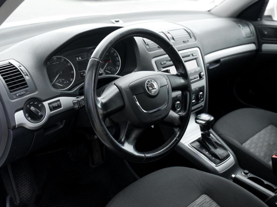 Skoda Octavia II (A5) Рестайлинг Москва  - изображение 13