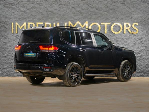 Toyota Land Cruiser 300 Series с пробегом 2021 года, цена 10 790 000 рублей, 55598 км, внедорожник, Автокод Объявления