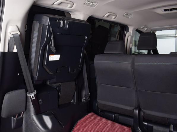 Toyota Noah III (R80) с пробегом 2016 года, цена 1 715 999 рублей, 143666 км, минивэн, Автокод Объявления