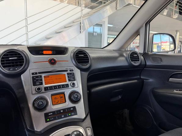 Kia Carens II (UN) с пробегом 2010 года, цена 799 900 рублей, 216000 км, компактвэн, Автокод Объявления