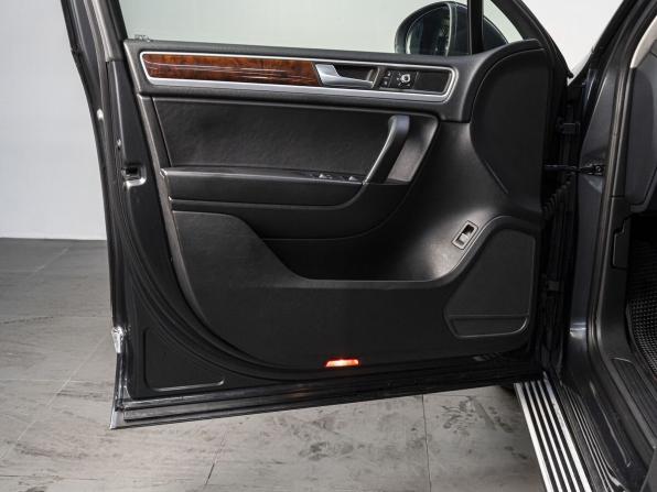 Volkswagen Touareg II с пробегом 2014 года, цена 1 950 000 рублей, 306909 км, внедорожник, Автокод Объявления