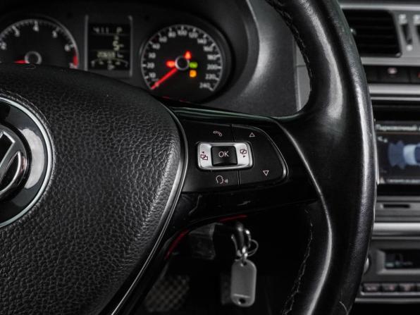 Volkswagen Polo V Рестайлинг с пробегом 2016 года, цена 1 099 000 рублей, 206691 км, седан, Автокод Объявления