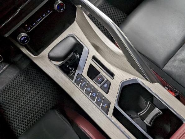 Geely Coolray I с пробегом 2023 года, цена 1 840 000 рублей, 28615 км, внедорожник, Автокод Объявления