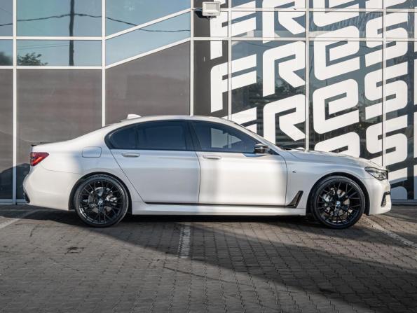 BMW 7 серии VI (G11/G12) с пробегом 2018 года, цена 3 555 000 рублей, 126014 км, седан, Автокод Объявления