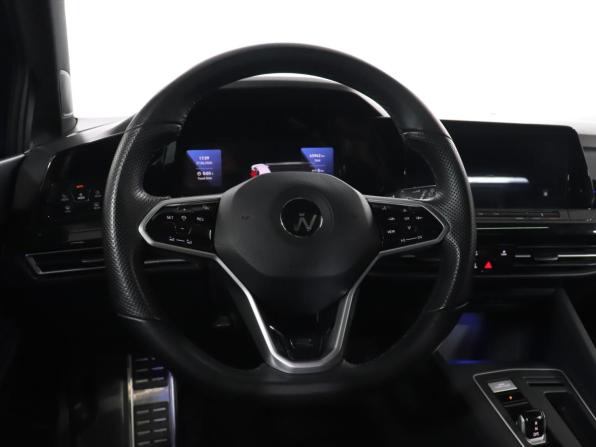 Volkswagen Golf VIII с пробегом 2021 года, цена 3 050 000 рублей, 45933 км, хэтчбек, Автокод Объявления