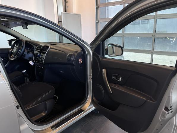 Renault Logan II Рестайлинг с пробегом 2021 года, цена 1 260 000 рублей, 87140 км, седан, Автокод Объявления