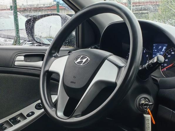 Hyundai Solaris I с пробегом 2012 года, цена 599 000 рублей, 197000 км, седан, Автокод Объявления