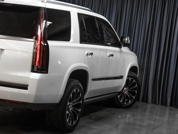 Cadillac Escalade IV с пробегом 2016 года, цена 3 347 000 рублей, 226002 км, внедорожник, Автокод Объявления