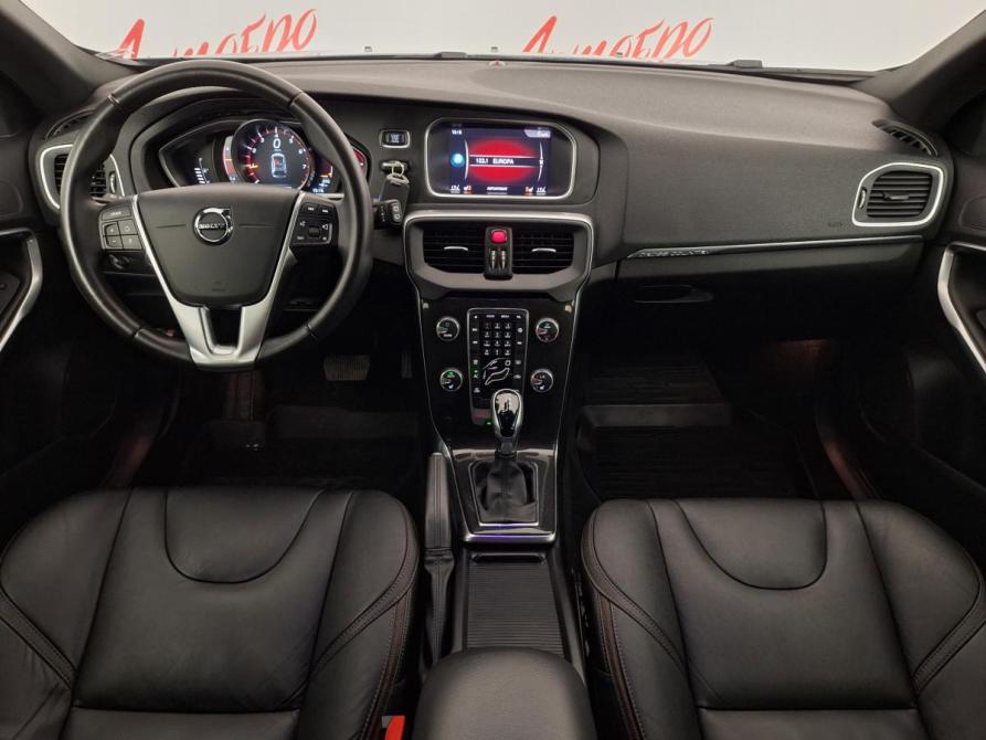 Volvo V40 Cross Country I Рестайлинг Псков  - изображение 6