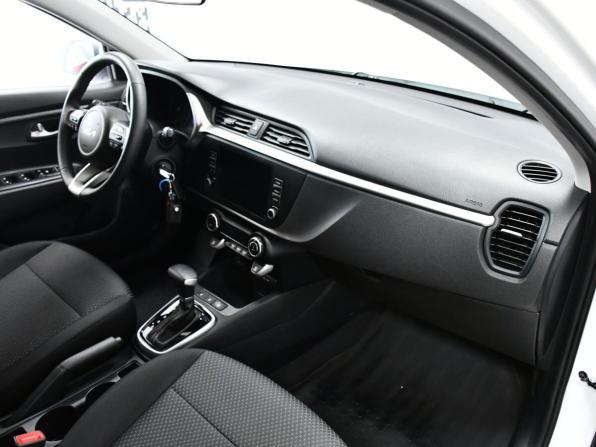 Kia Rio IV Рестайлинг с пробегом 2021 года, цена 1 747 000 рублей, 76302 км, хэтчбек, Автокод Объявления