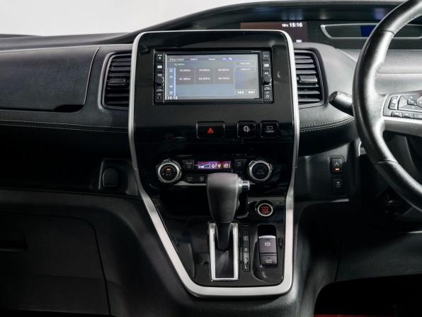 Nissan Serena V (C27) с пробегом 2016 года, цена 1 675 000 рублей, 170500 км, минивэн, Автокод Объявления