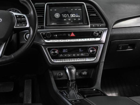 Hyundai Sonata VII (LF) Рестайлинг с пробегом 2018 года, цена 2 374 000 рублей, 119174 км, седан, Автокод Объявления