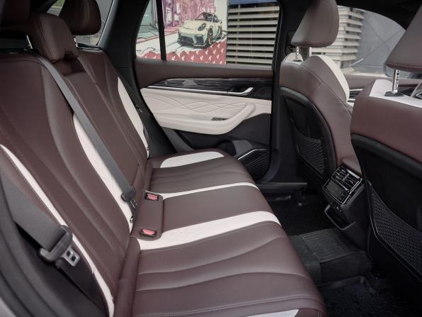 Geely Monjaro I с пробегом 2023 года, цена 2 978 000 рублей, 105289 км, внедорожник, Автокод Объявления