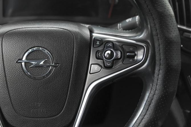 Opel Insignia I Рестайлинг с пробегом 2014 года, цена 979 000 рублей, 200300 км, седан, Автокод Объявления