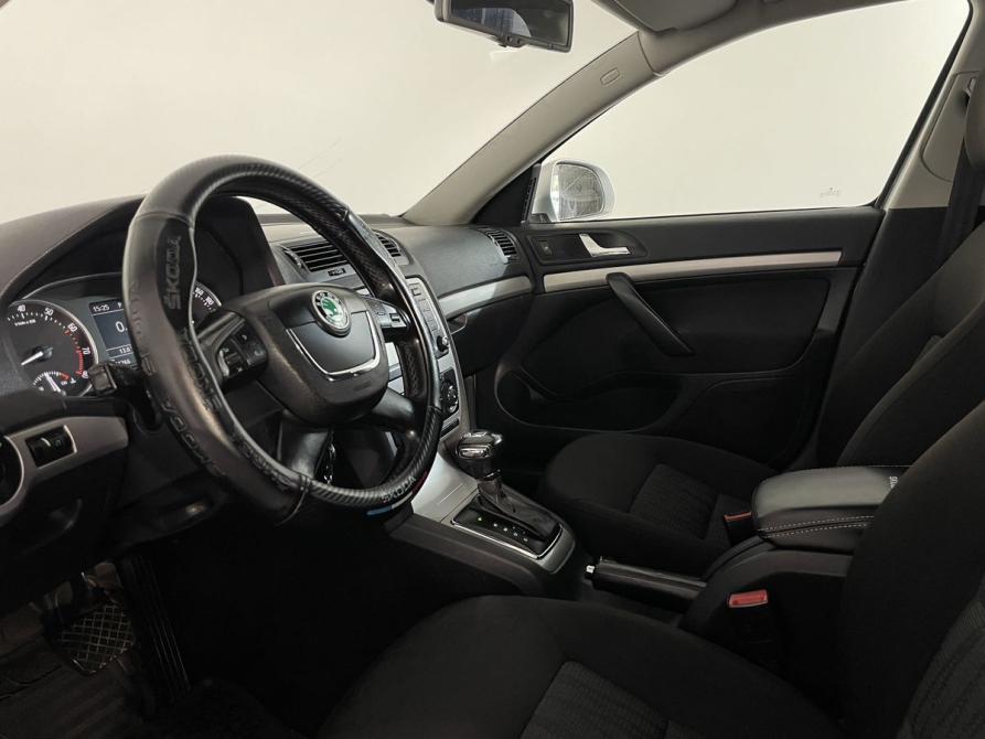 Skoda Octavia II (A5) Рестайлинг Великий Новгород  - изображение 8