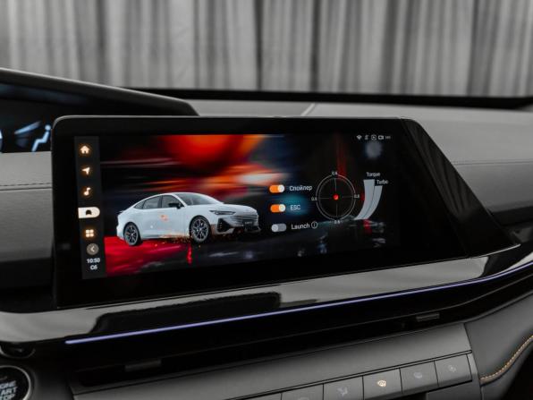 Changan UNI-V I с пробегом 2024 года, цена 2 450 000 рублей, 24251 км, лифтбек, Автокод Объявления