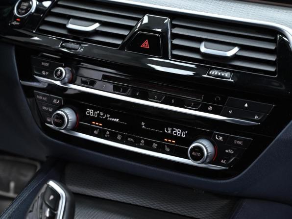 BMW 5 серии VII (G30/G31/G38) с пробегом 2019 года, цена 2 449 000 рублей, 146000 км, седан, Автокод Объявления