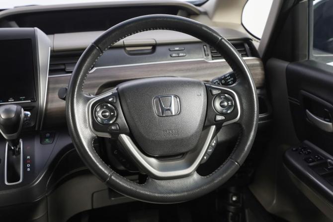 Honda Freed II с пробегом 2018 года, цена 1 689 000 рублей, 83000 км, компактвэн, Автокод Объявления