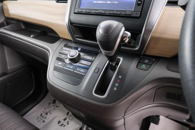 Honda Freed II с пробегом 2016 года, цена 1 699 000 рублей, 104105 км, компактвэн, Автокод Объявления