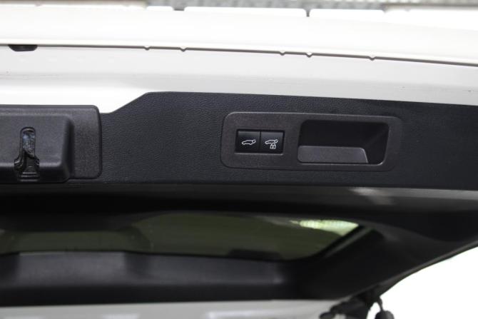 Toyota Land Cruiser 300 Series с пробегом 2021 года, цена 9 300 000 рублей, 146739 км, внедорожник, Автокод Объявления
