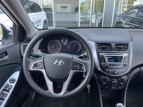 Hyundai Solaris I Рестайлинг с пробегом 2015 года, цена 920 000 рублей, 170200 км, седан, Автокод Объявления