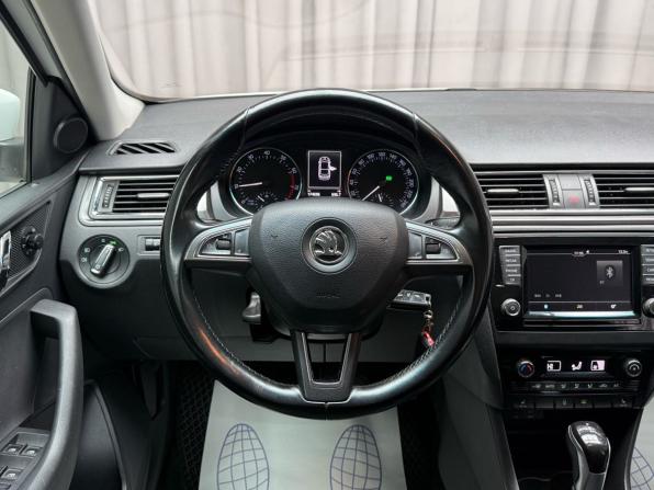 Skoda Rapid I с пробегом 2015 года, цена 1 199 000 рублей, 174696 км, лифтбек, Автокод Объявления