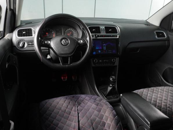 Volkswagen Polo V Рестайлинг с пробегом 2016 года, цена 649 000 рублей, 294668 км, седан, Автокод Объявления