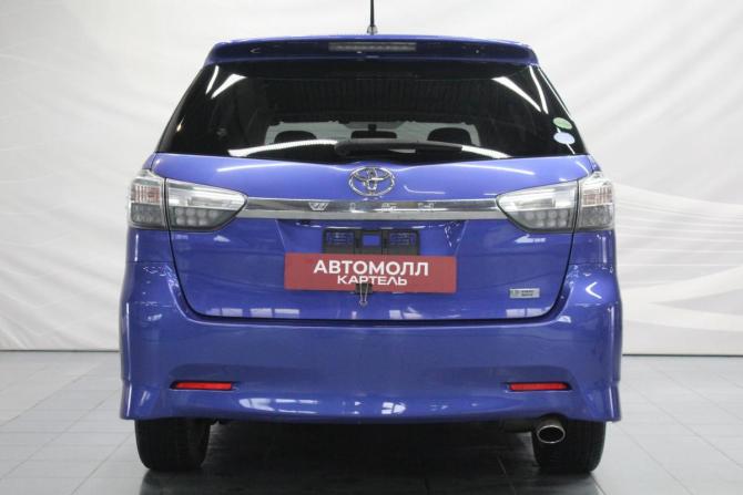 Toyota Wish II Рестайлинг с пробегом 2012 года, цена 1 229 000 рублей, 158000 км, минивэн, Автокод Объявления