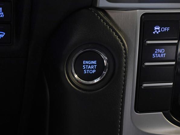 Toyota Land Cruiser Prado 150 Series Рестайлинг 3 с пробегом 2022 года, цена 11 350 000 рублей, 549 км, внедорожник, Автокод Объявления