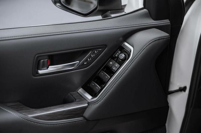 Новый Toyota Land Cruiser 300 Series 2026 года, цена 13 990 000 рублей, внедорожник, Автокод Объявления