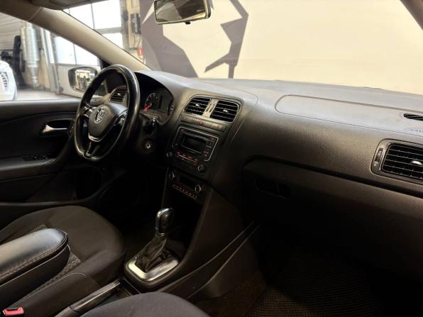 Volkswagen Polo V Рестайлинг с пробегом 2015 года, цена 979 900 рублей, 145000 км, седан, Автокод Объявления