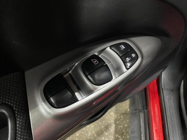 Nissan Juke I с пробегом 2012 года, цена 799 000 рублей, 192428 км, внедорожник, Автокод Объявления