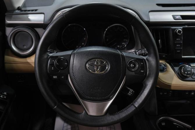 Toyota RAV4 IV (XA40) Рестайлинг с пробегом 2016 года, цена 2 999 000 рублей, 85400 км, внедорожник, Автокод Объявления