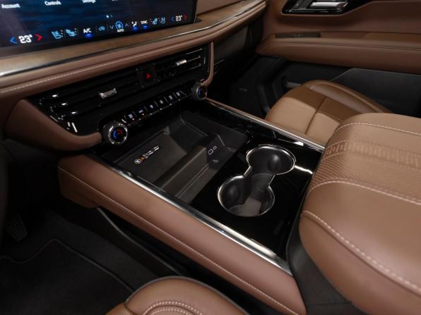 Chevrolet Tahoe V Рестайлинг с пробегом 2025 года, цена 14 550 000 рублей, 51 км, внедорожник, Автокод Объявления