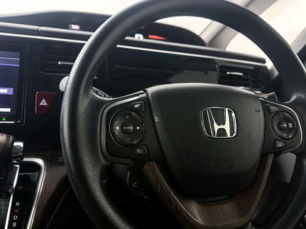 Honda Stepwgn V Рестайлинг с пробегом 2020 года, цена 2 250 000 рублей, 79000 км, минивэн, Автокод Объявления