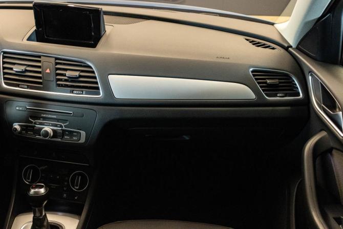 Audi Q3 I (8U) Рестайлинг с пробегом 2015 года, цена 1 899 000 рублей, 151210 км, внедорожник, Автокод Объявления