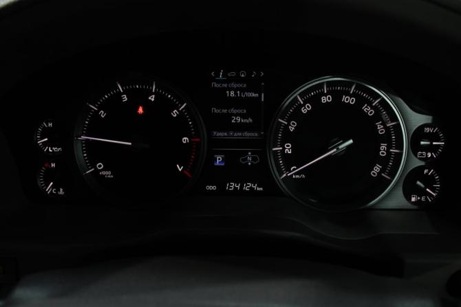 Toyota Land Cruiser 200 Series Рестайлинг 2 с пробегом 2019 года, цена 8 100 000 рублей, 134125 км, внедорожник, Автокод Объявления