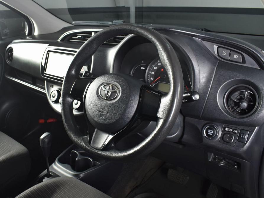 Toyota Vitz III (XP130) Рестайлинг 2 Кемерово  - изображение 8