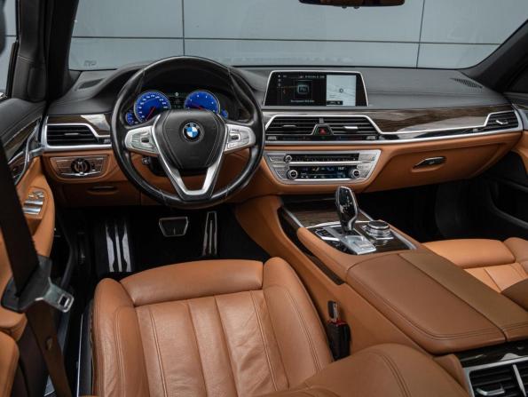 BMW 7 серии VI (G11/G12) с пробегом 2017 года, цена 4 195 000 рублей, 136548 км, седан, Автокод Объявления