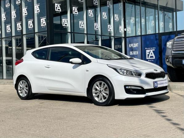 Kia Ceed II Рестайлинг с пробегом 2015 года, цена 1 150 000 рублей, 132000 км, хэтчбек, Автокод Объявления