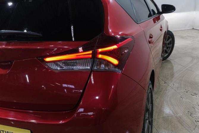 Toyota Auris II с пробегом 2015 года, цена 1 289 000 рублей, 99000 км, хэтчбек, Автокод Объявления