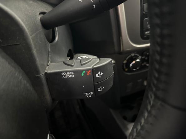 Renault Logan II Рестайлинг с пробегом 2021 года, цена 970 000 рублей, 41500 км, седан, Автокод Объявления
