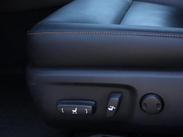 Toyota Camry VII (XV50) Рестайлинг с пробегом 2015 года, цена 2 650 000 рублей, 90876 км, седан, Автокод Объявления