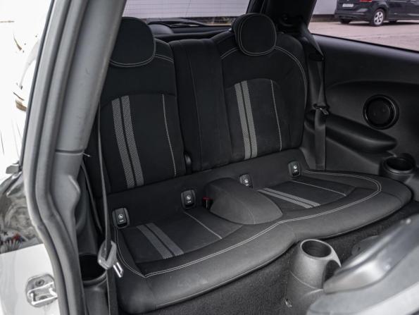 Mini Hatch III (F55/F56) с пробегом 2015 года, цена 2 180 000 рублей, 197504 км, хэтчбек, Автокод Объявления