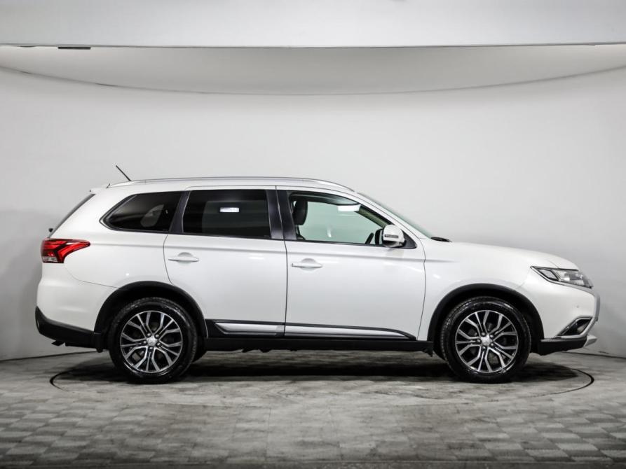 Mitsubishi Outlander III Рестайлинг 2 Санкт-Петербург  - изображение 4