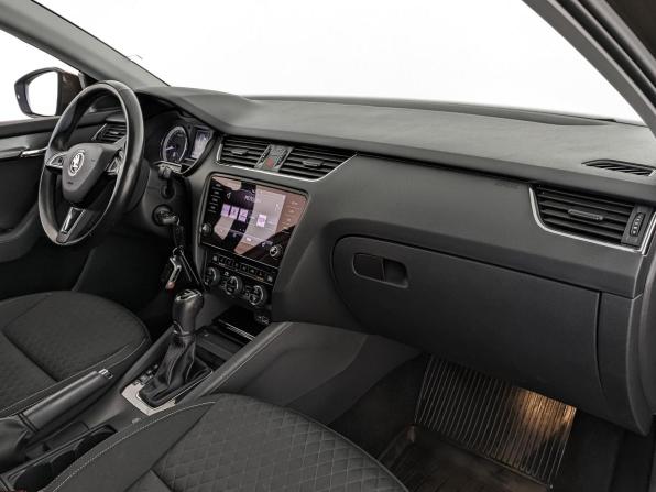 Skoda Octavia III (A7) Рестайлинг с пробегом 2018 года, цена 1 850 000 рублей, 55600 км, лифтбек, Автокод Объявления