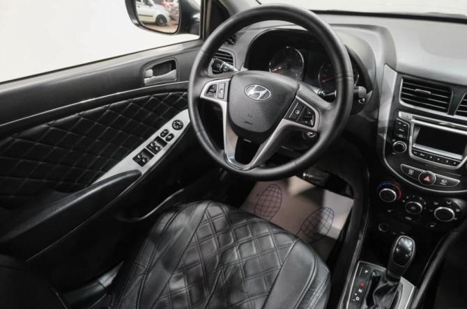 Hyundai Solaris I Рестайлинг с пробегом 2015 года, цена 989 000 рублей, 212000 км, седан, Автокод Объявления